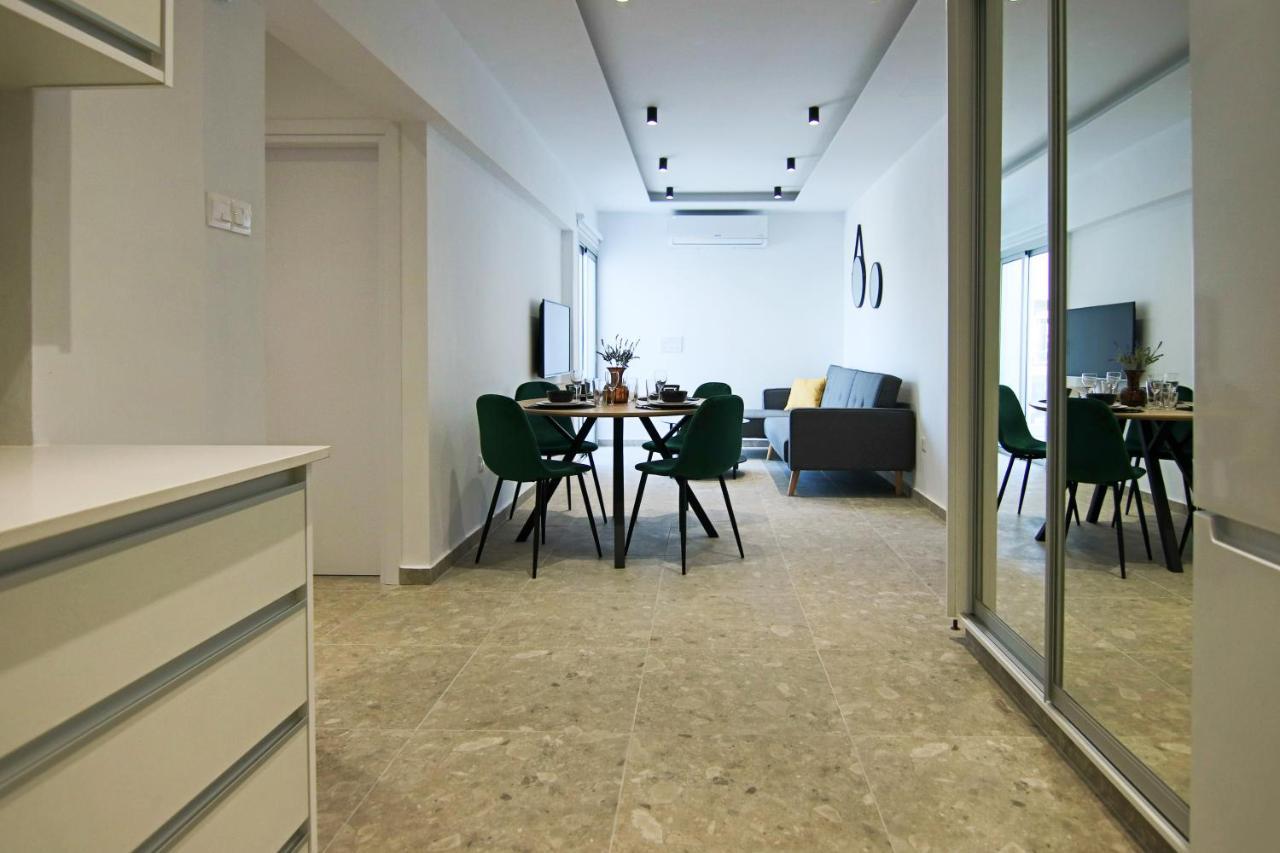 Ferienwohnung Phaedrus Living: Seaside Luxury Flat Lighthouse 69 Paphos Exterior foto