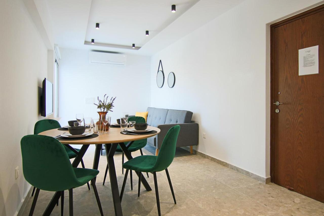 Ferienwohnung Phaedrus Living: Seaside Luxury Flat Lighthouse 69 Paphos Exterior foto