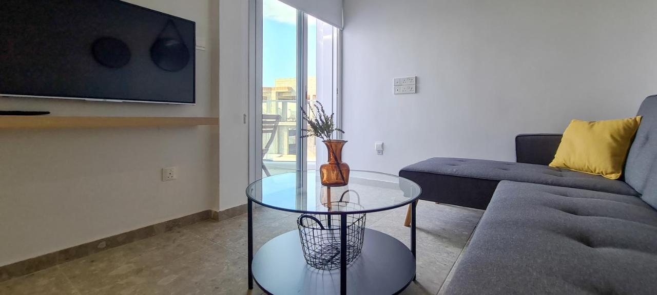 Ferienwohnung Phaedrus Living: Seaside Luxury Flat Lighthouse 69 Paphos Exterior foto